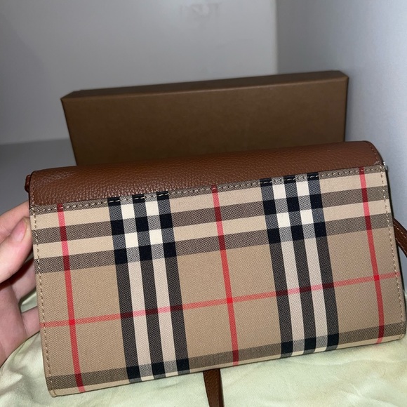 Burberry Hannah Envelope Wallet Handbag Shoulder Bag Strap Nova Check Leather - Picture 12 of 16